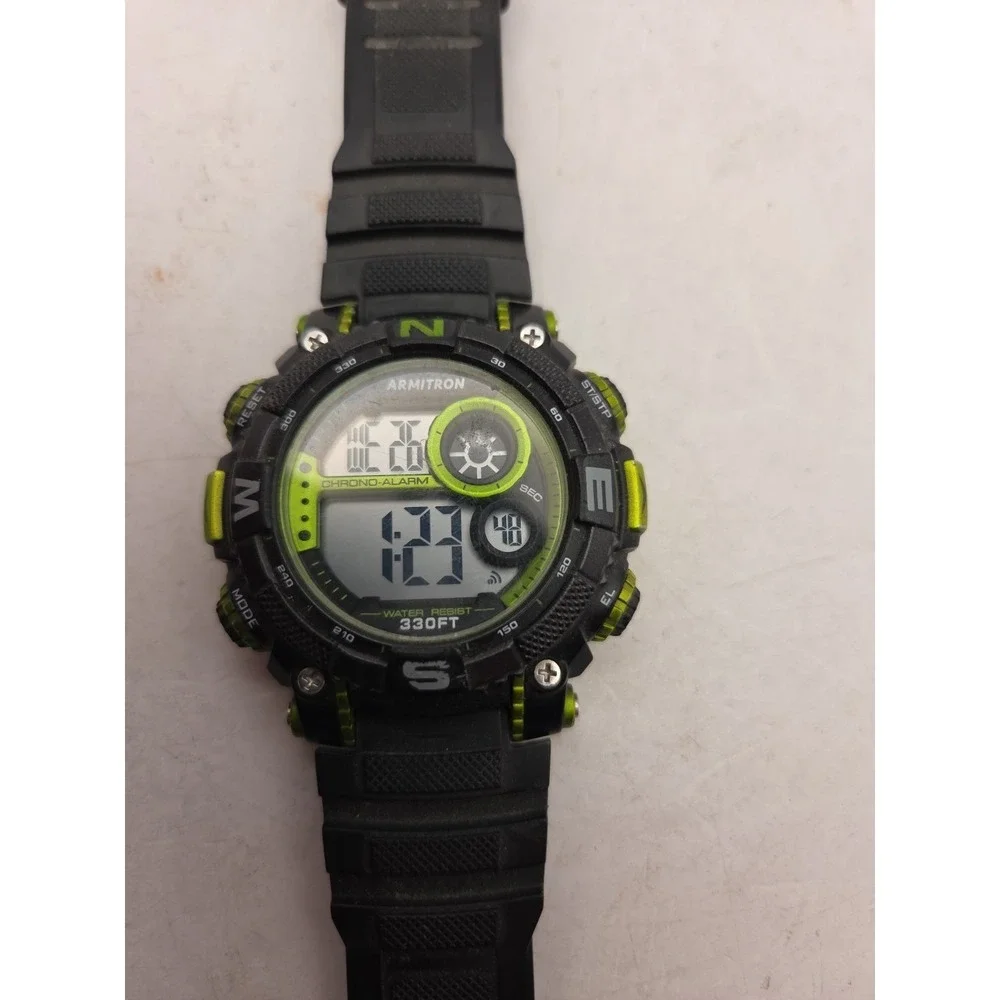 ARMITRON PRO SPORT MD12259(R) 40/8284 Water Resistant 330ft Men's Watch Works